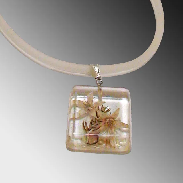 Central Presence necklace CPGC4