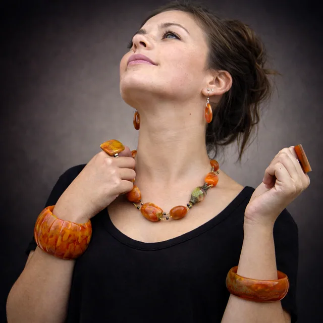 Curved Resonance necklace CRUR13