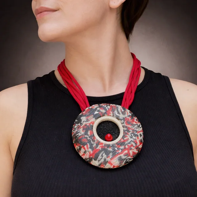 Curved Resonance necklace CRSC18